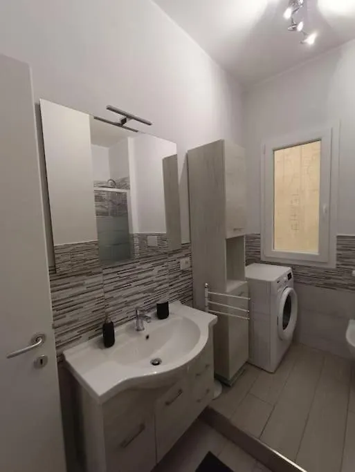 New And Beautiful House In The Heart Of Rome Apartment