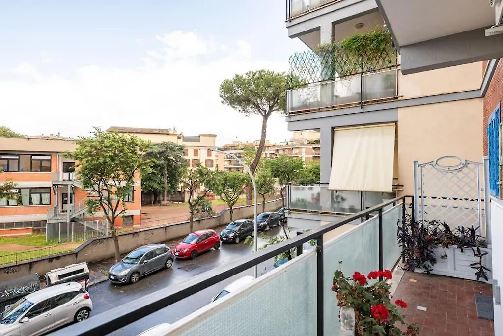 New And Beautiful House In The Heart Of Rome Apartment 0*,